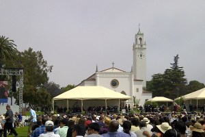 Graduation-ceremony-LMU-Graduate-Los-Angeles-May-12-2013