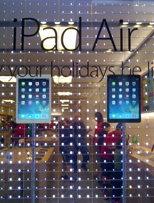 iBeacon-Apple-Store-Century-City-Mall-Los-Angeles