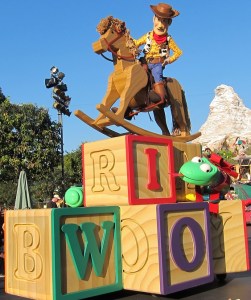 Orangtua-ponsel-Taman-bermain-anak-anak-inovasicom